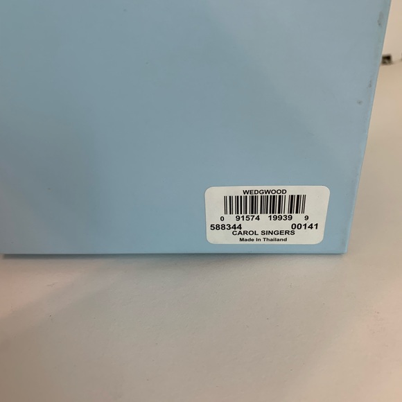 Wedgwood Jasperware Christmas Carol Singers Blue White Ornament - Picture 7 of 8